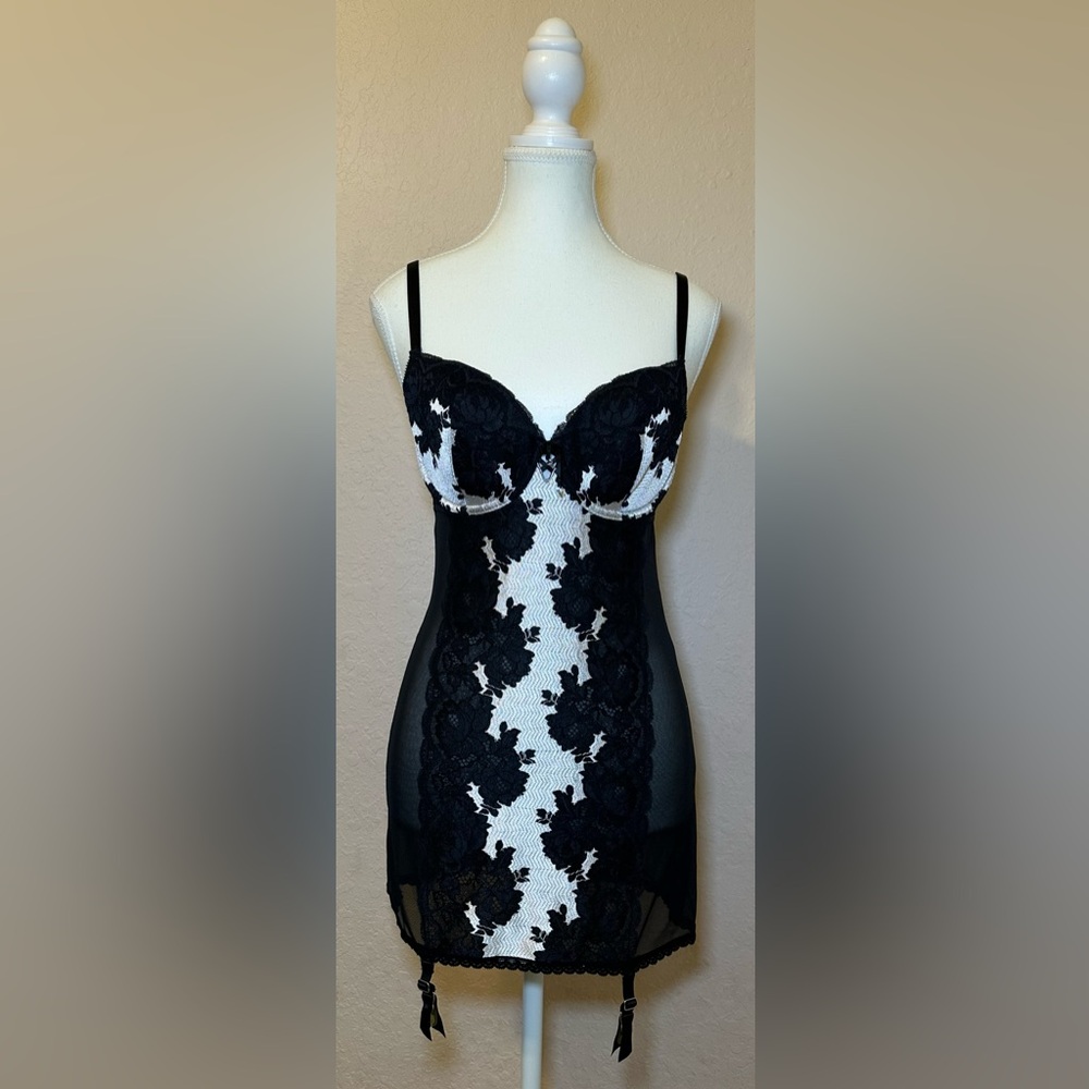 Victoria’s‎ Secret Sexy Little Things Black & White Lace Mesh Lingerie Dress 36C